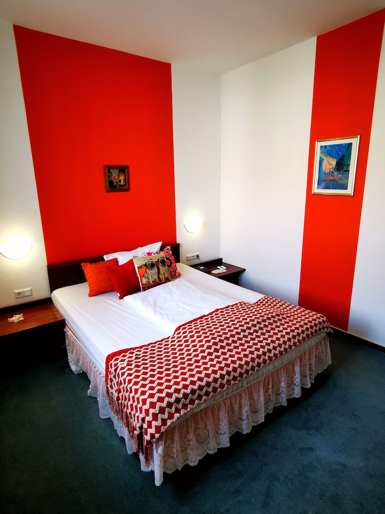ALMA's Guest Room