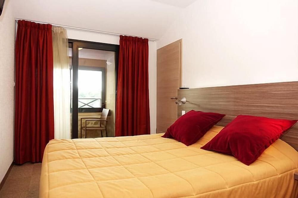 Double Room (Shower)
