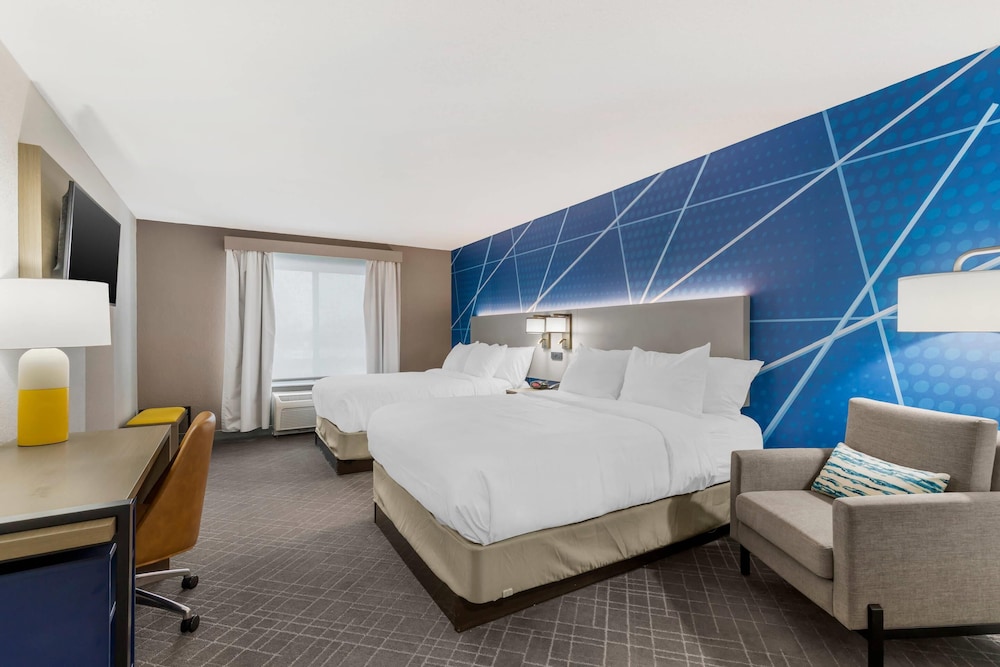 Standard Suite, Multiple Beds, Non Smoking photo 1