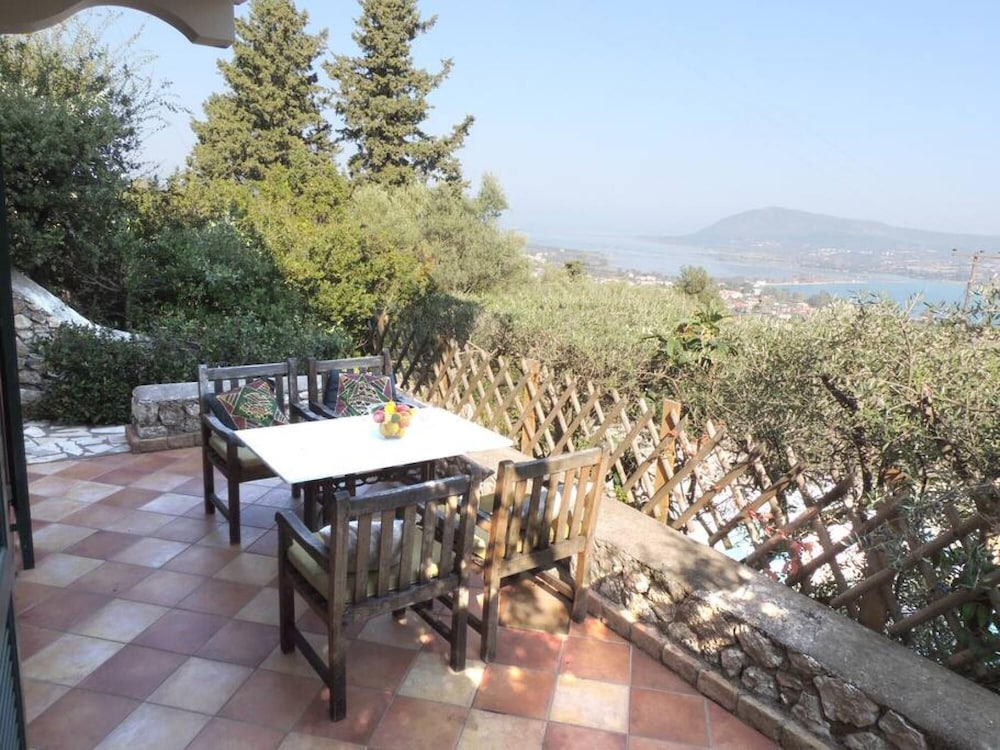Villa photo 2