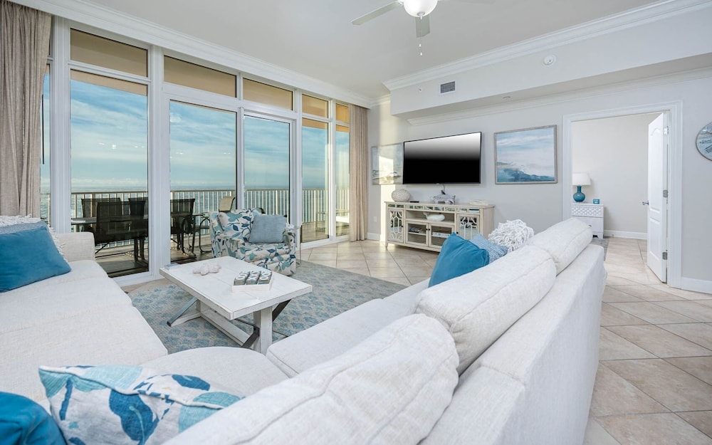 Condo, 3 Bedrooms