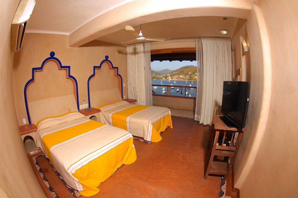 Deluxe Double Room, 2 Double Beds, Balcony, Sea View