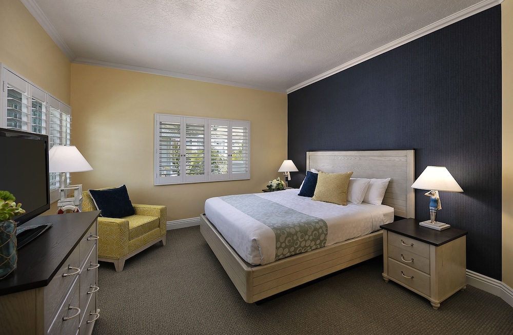 Suite, 1 King Bed with Sofa bed, Ocean View