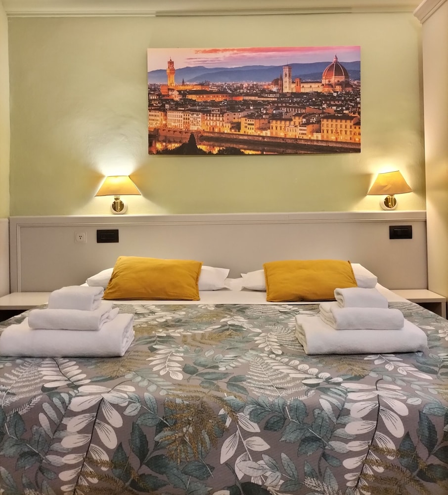 Standard Double or Twin Room photo 3