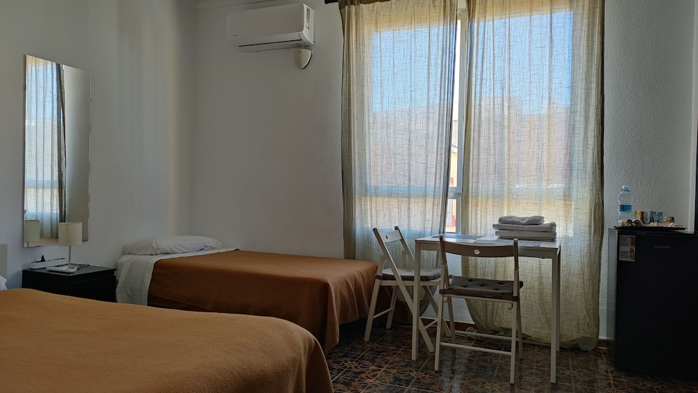 Comfort Room, Shared Bathroom photo 3