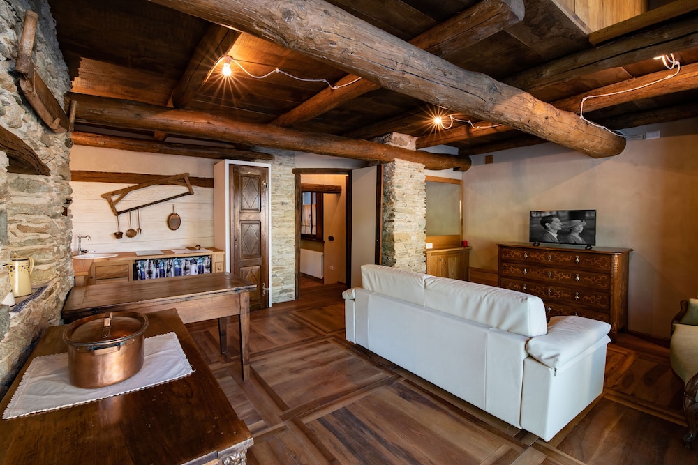 Superior Apartment, 1 Bedroom, Patio, Courtyard View