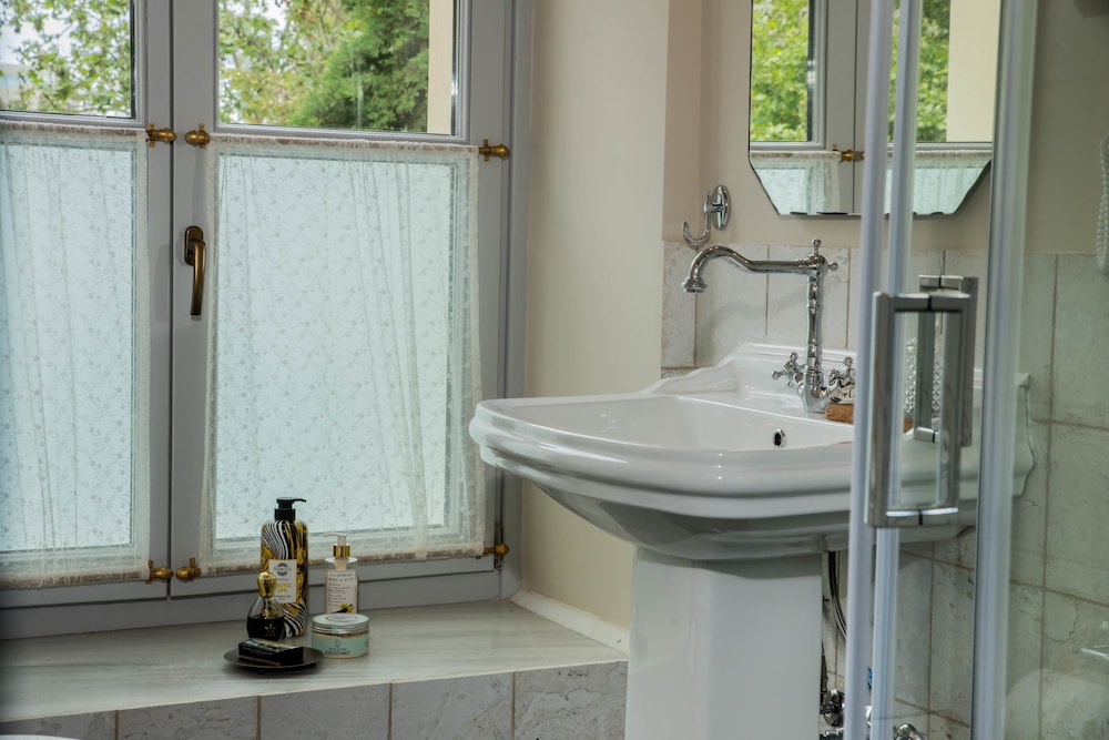 Suite, 1 Bedroom, Executive Level photo 2