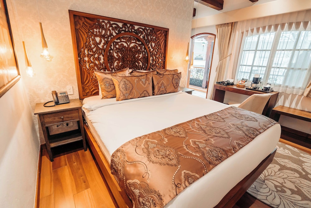 Luxury Suite, Balcony, City View photo 2