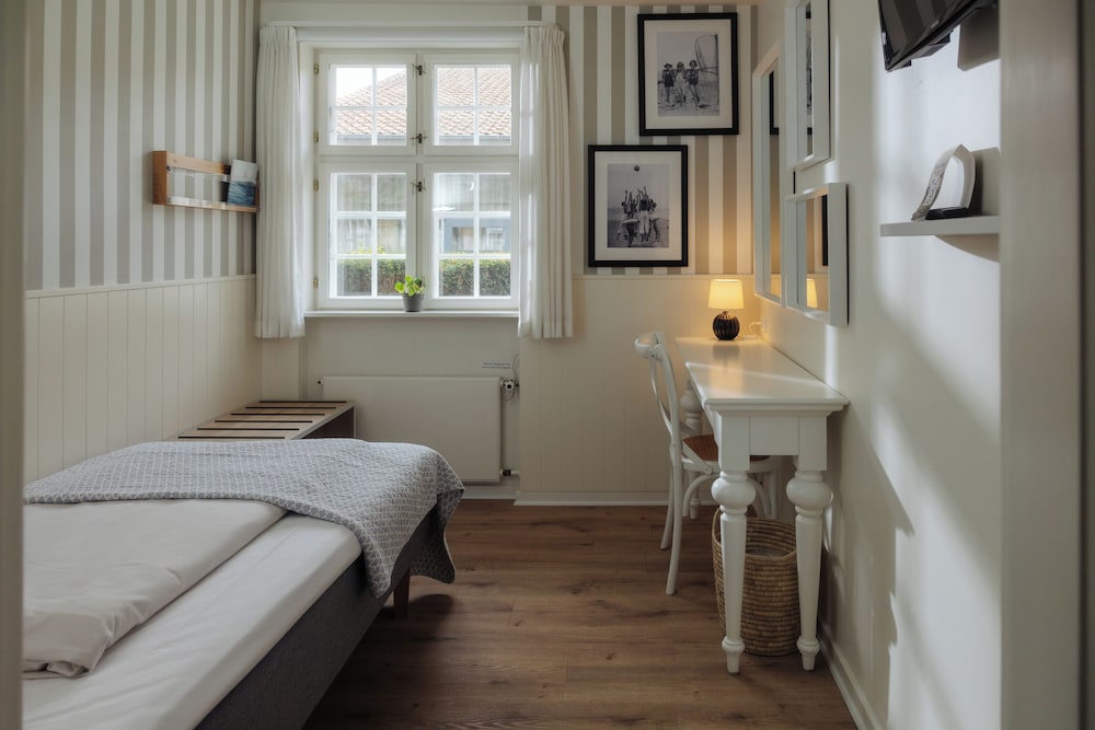Single Room photo 2