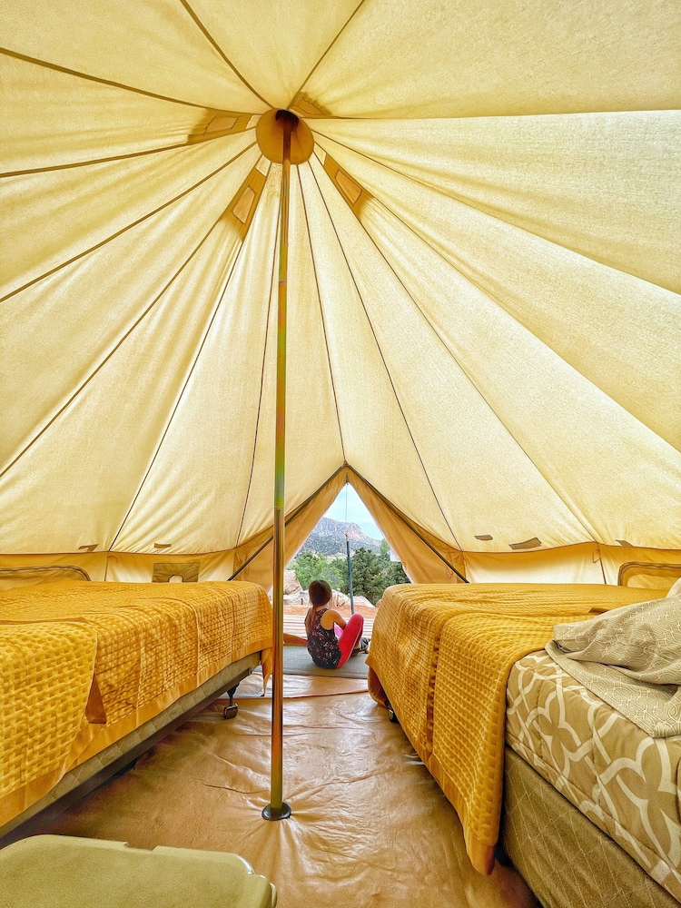 Luxury Tent, 2 Queen Beds, Fireplace, Mountain View photo 3