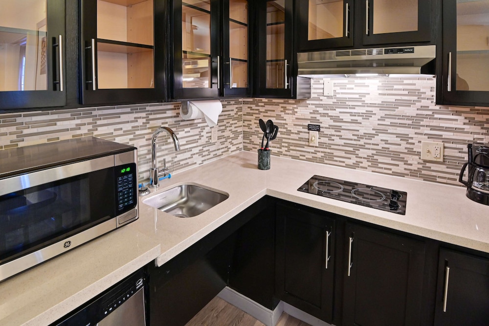 Suite, Multiple Beds (One Bedroom) - Photo 3