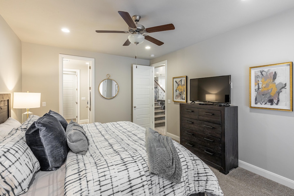 Townhome, Multiple Beds (Poolside Paradise) photo 2