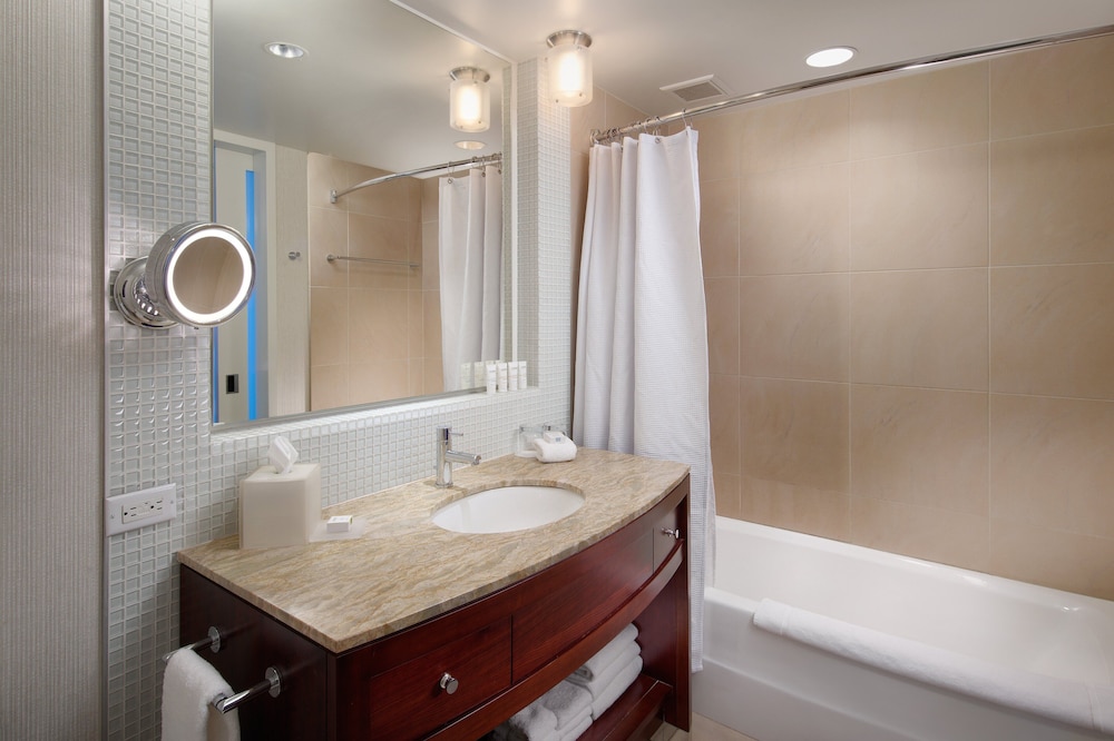 Premium Room, 1 King Bed (West Side View) - Photo 8