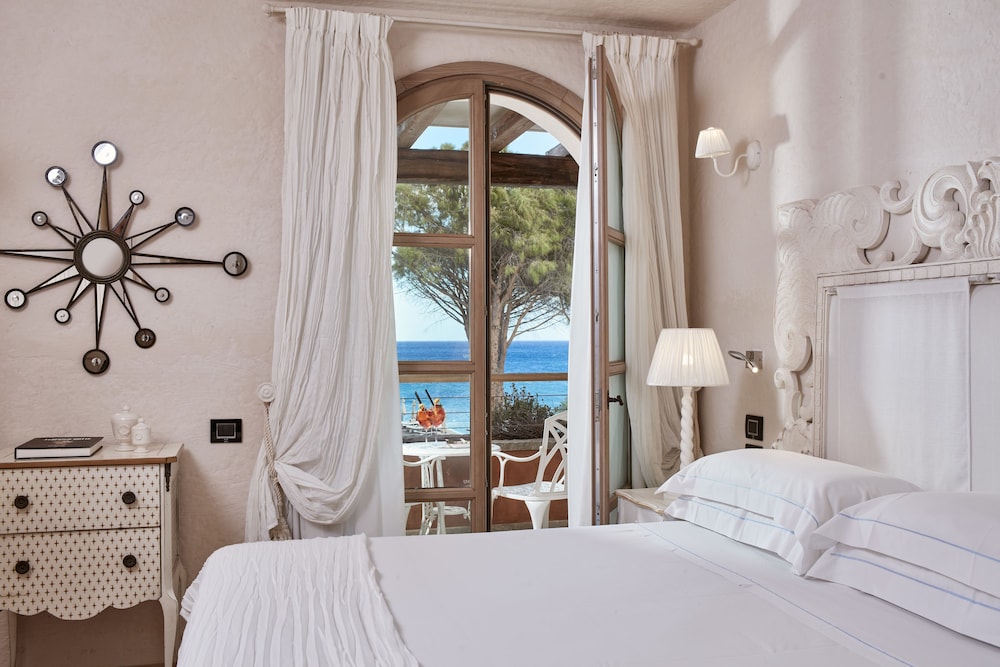 Superior Room, Sea Facing photo 2