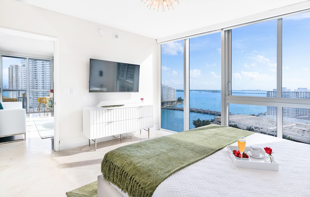 Boutique Corner Apart, 2/2, Sofa Bed, Ocean View, Balcony2008 thumbnail 5
