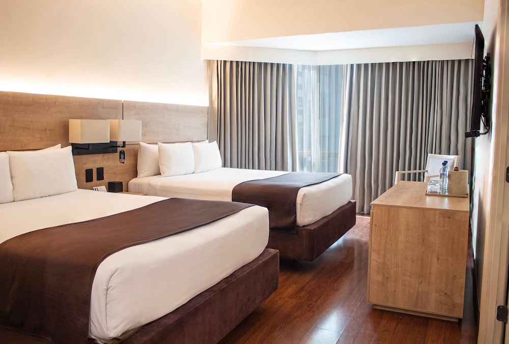 Suite, Multiple Beds, Non Smoking (Upgrade) - Photo 1