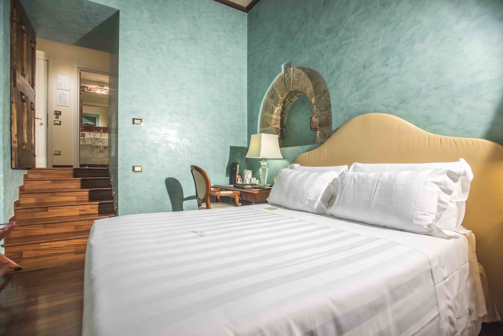 Deluxe Room (Tower with Jacuzzi)