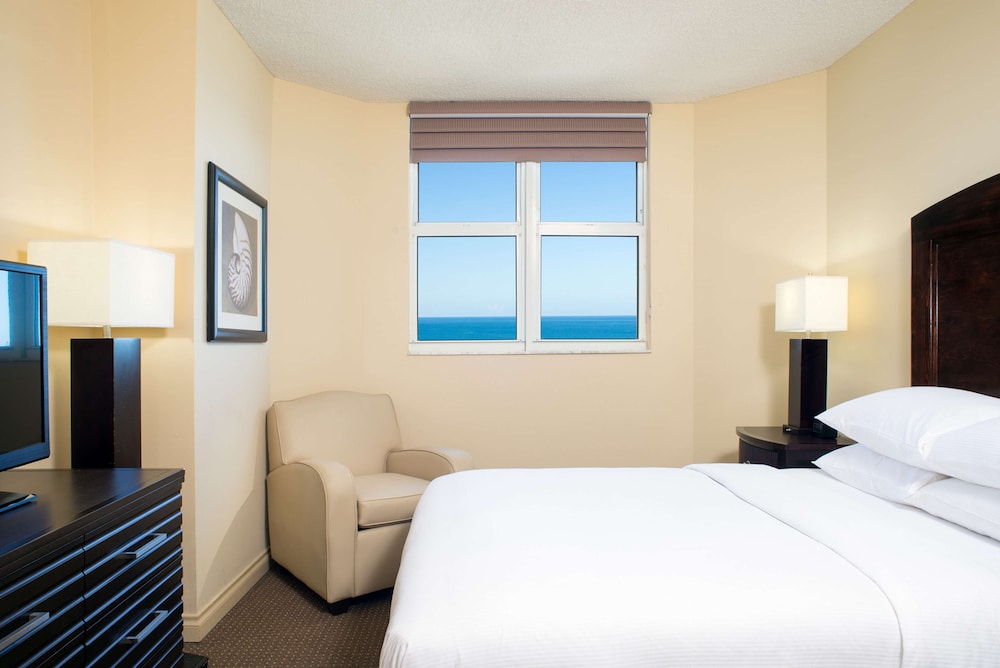 Suite, Multiple Beds, Accessible, Bathtub - Photo 2