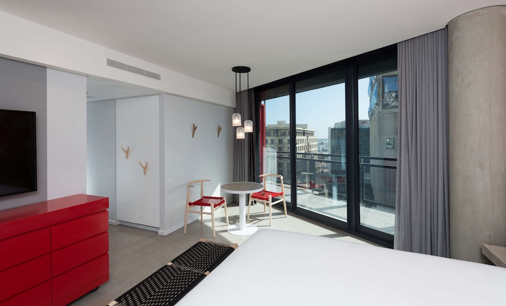 Junior Suite, Balcony (V&A Waterfront View) photo 2