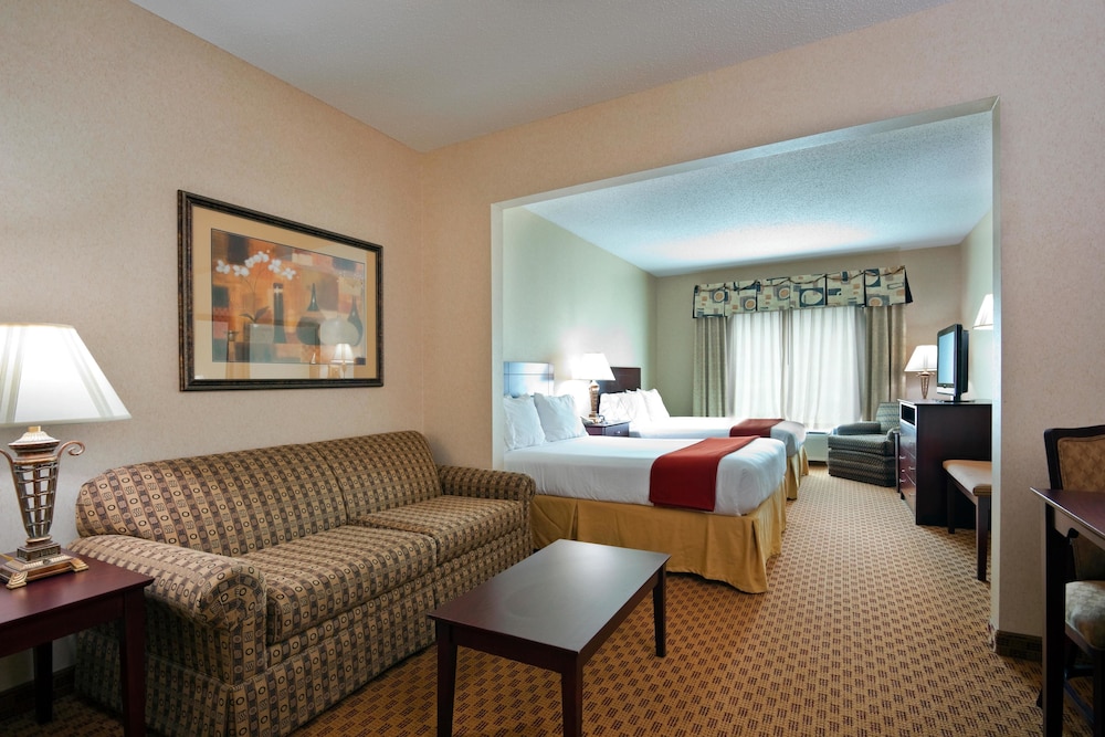 Suite, Multiple Beds - Photo 4