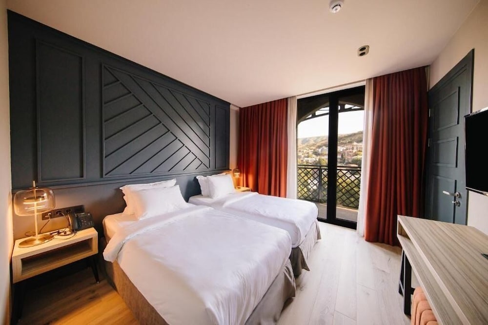 Standard Double or Twin Room, Balcony, River View - Photo 1