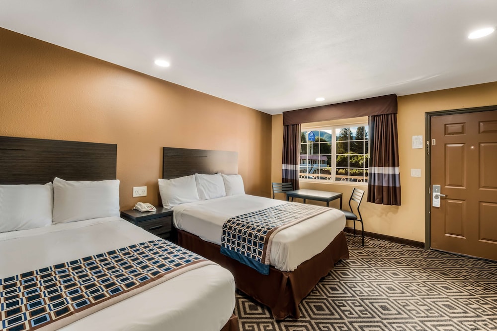 Room, 2 Double Beds, Non Smoking - Photo 2