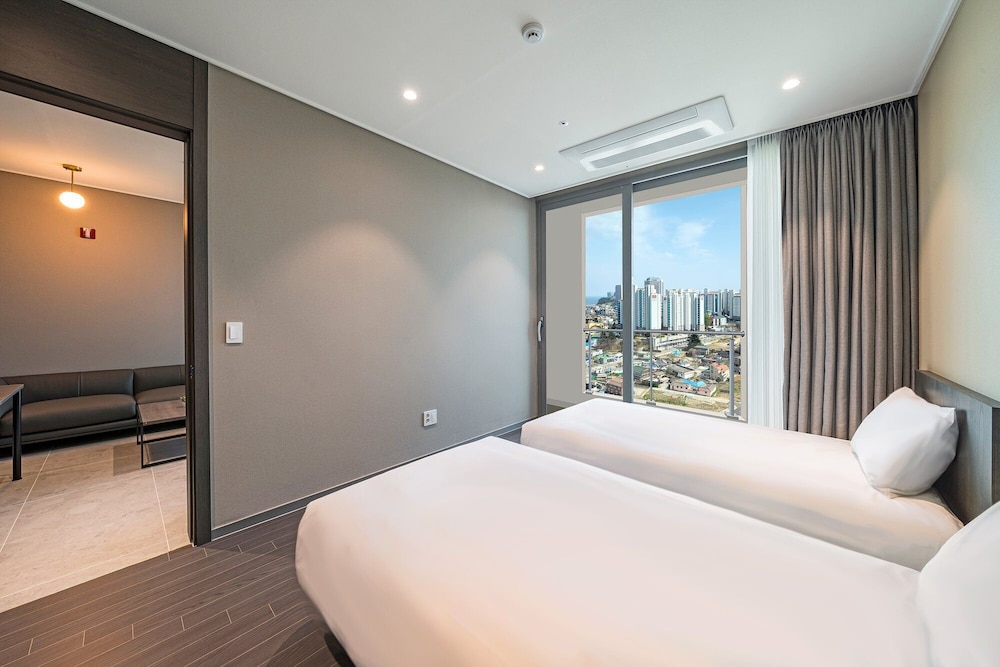 City View Deluxe Family Suite