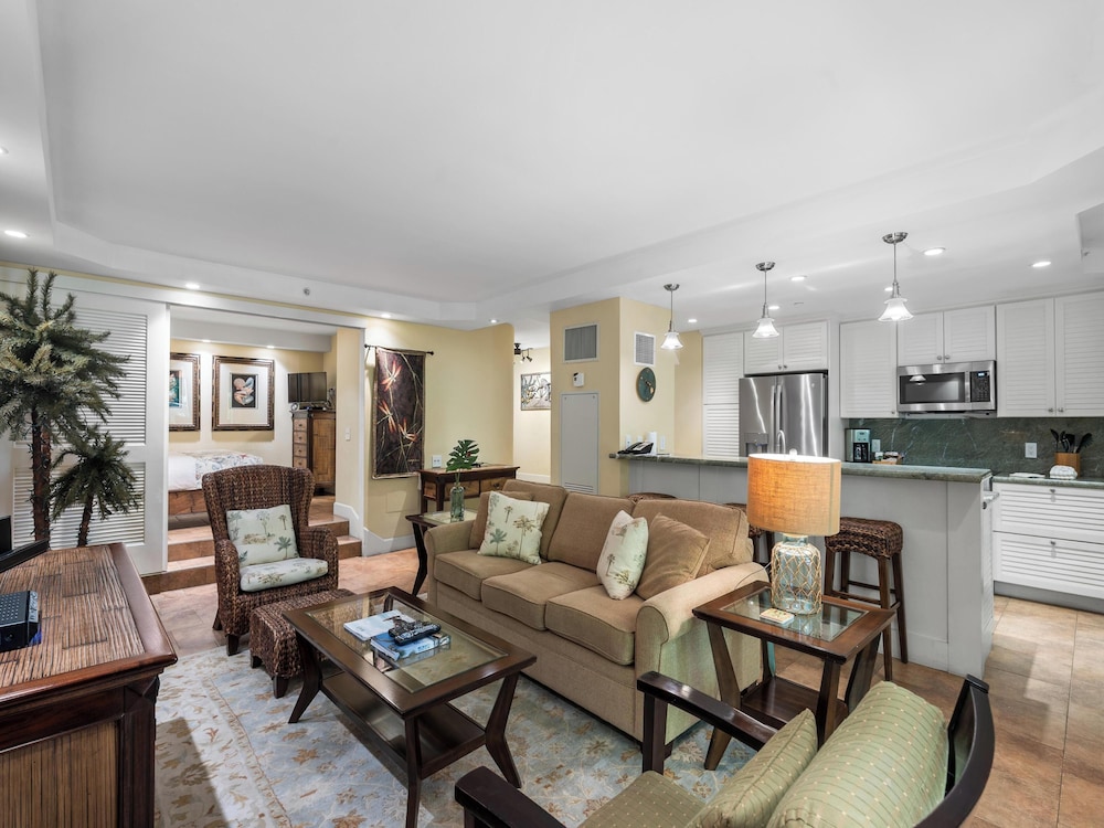 Condo (2 Bedrooms)