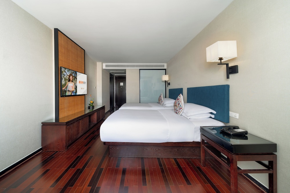 Basic Double or Twin Room, City View photo 2