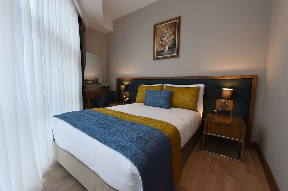 Standard Double or Twin Room, 1 Double or 2 Twin Beds, City View photo 3