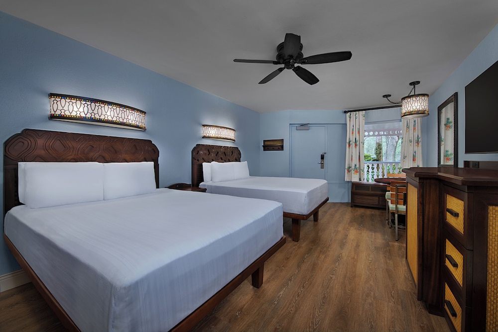 Standard View. Hearing accessible - visual alarms and notifications. 2 queen beds photo 1