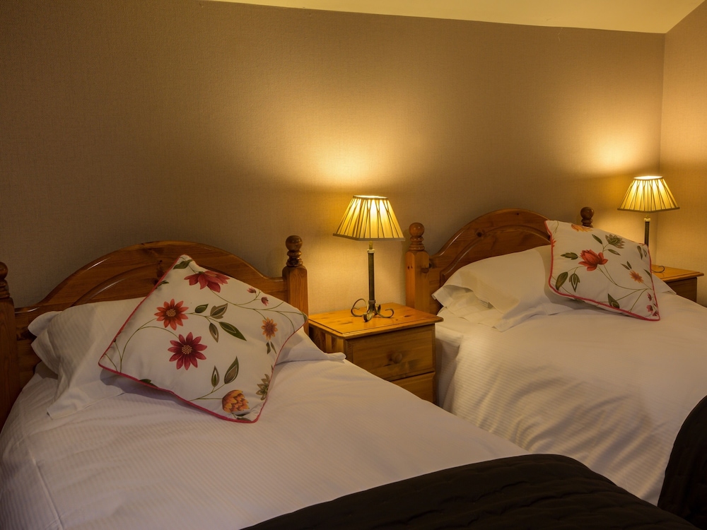 Standard Twin Room, Ensuite photo 2