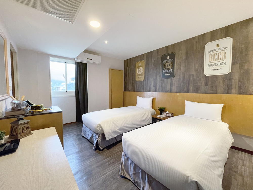 Themed Twin Room - Photo 2