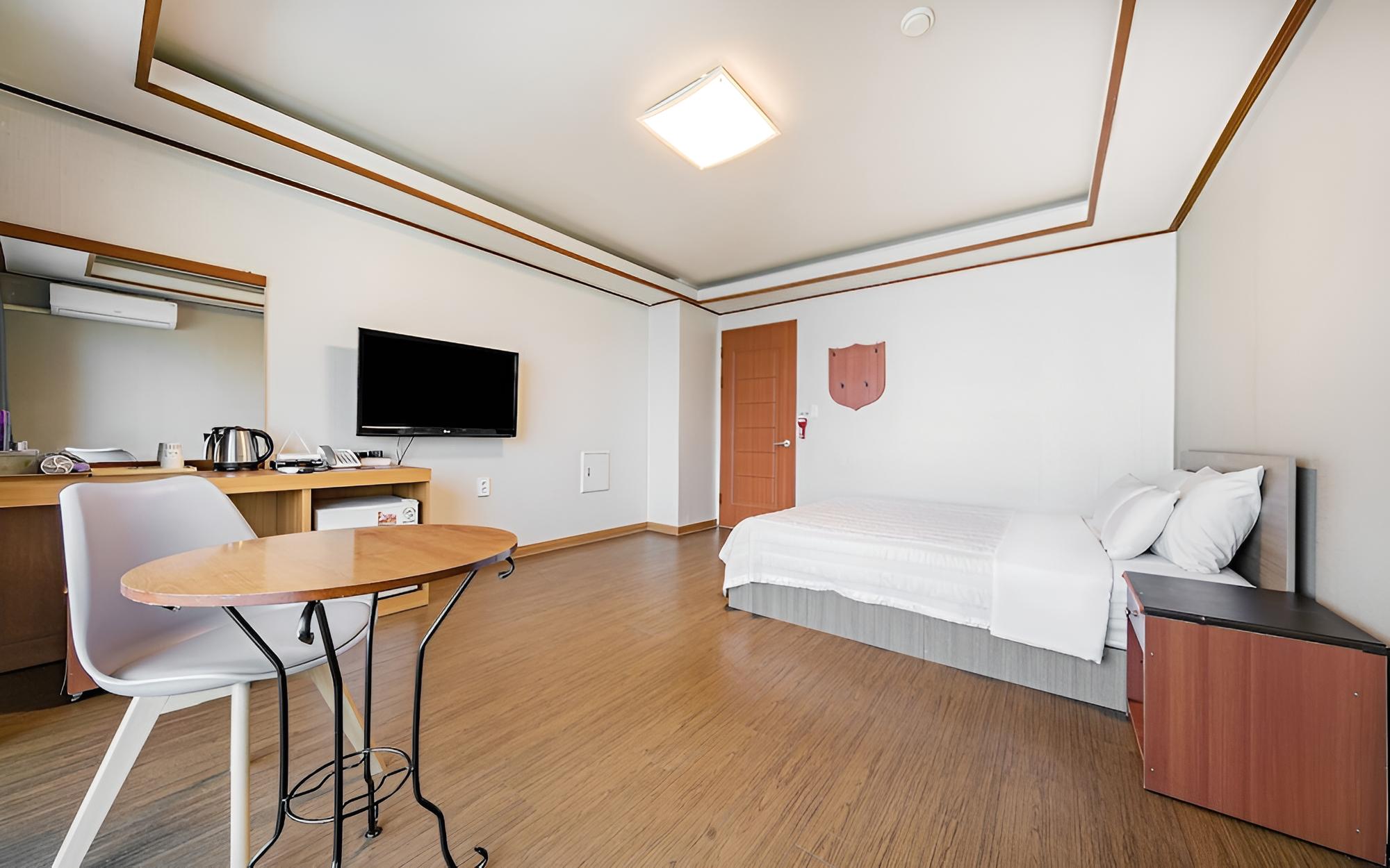 Room (Ocean View Double Bed) - Photo 2