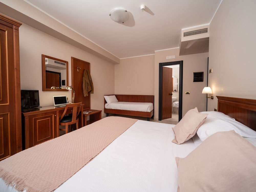 Superior Triple Room (Letto Matrimoniale e 1 Letto Singolo) - Photo 5