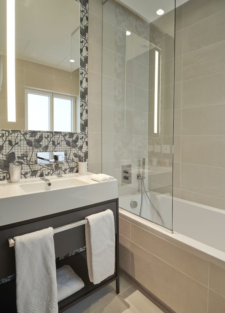 Luxury Suite photo 3