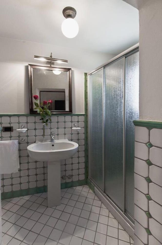 Deluxe Double Room, Multiple Beds, Refrigerator (Torretta) photo 3