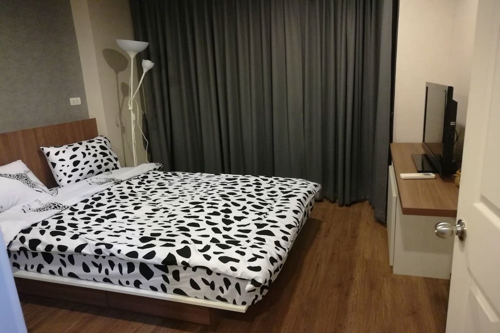 1-Bedroom Apartment photo 1