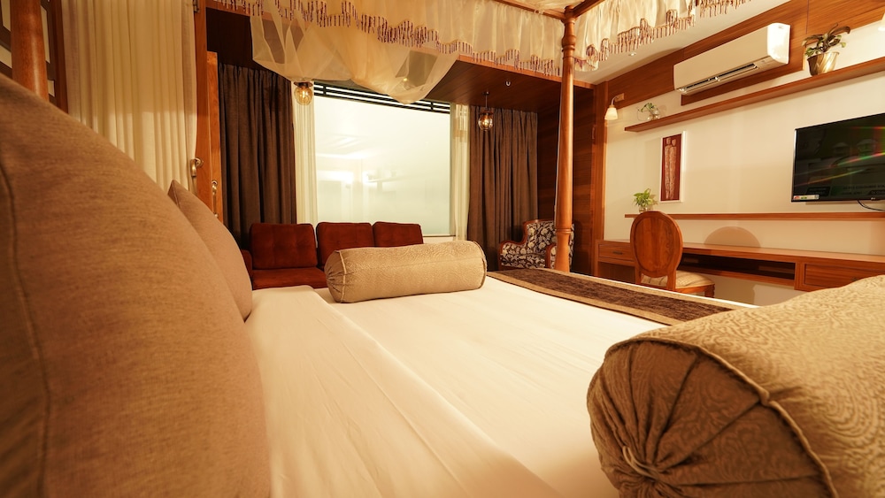 Presidential Room
