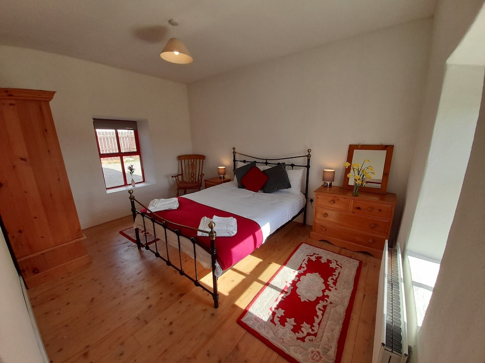 Traditional Cottage, 4 Bedrooms photo 3