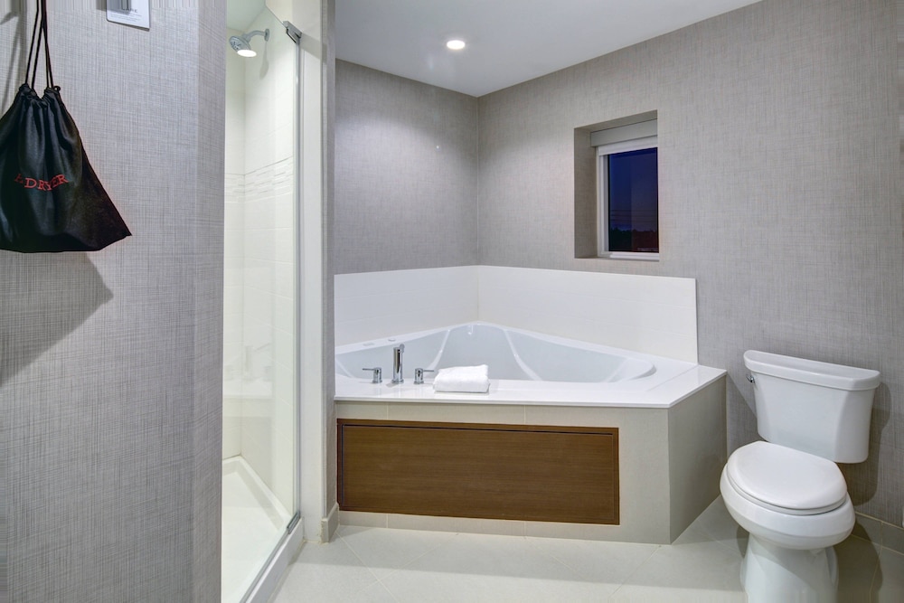 Suite, 1 Bedroom photo 3