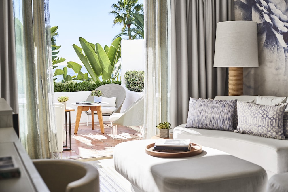 Suite Júnior Deluxe Vista Parcial al Mar