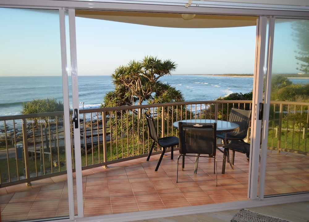 Pandanus Shores Kings Beach photo 1