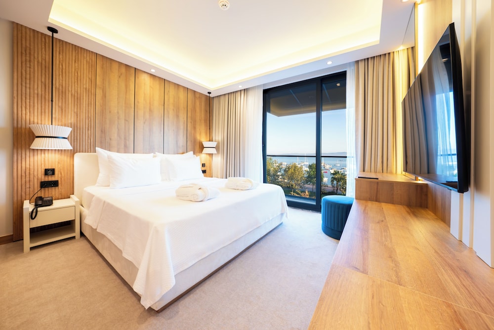 Deluxe Double Room, Balcony, Sea View photo 1