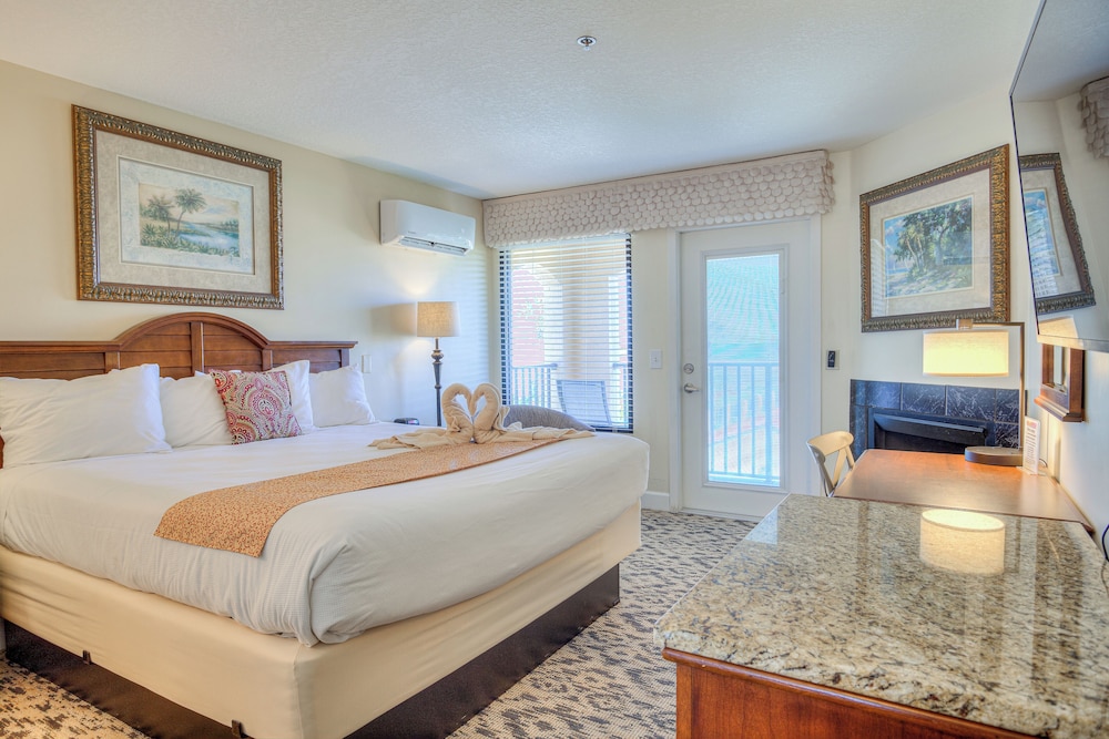 Two Story Townhouse Suite, Partial Oceanview, Jetted Tub photo 3