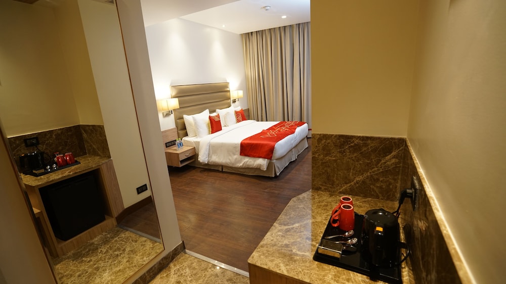 Deluxe Room, 1 King Bed, Accessible, Non Smoking (Mobility)