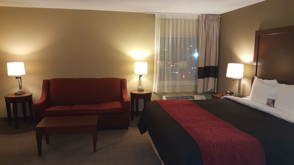 Suite, 1 King Bed with Sofa bed, Non Smoking photo 2