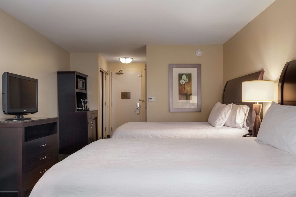 Room, 2 Queen Beds, Accessible, Bathtub (Mobility & Hearing) - Photo 1