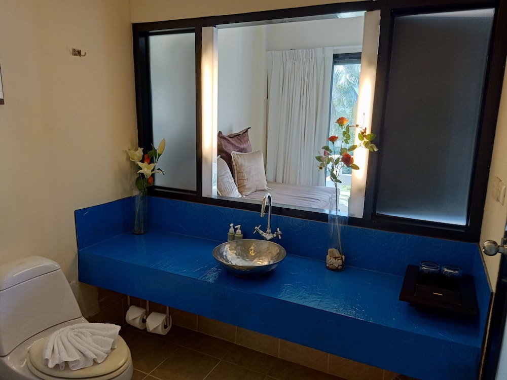 Junior Suite, 1 King Bed - Photo 5