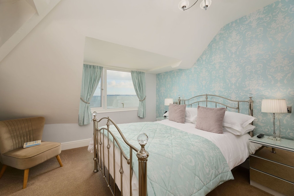 Classic Double Room, Ensuite, Sea View (Room 11)